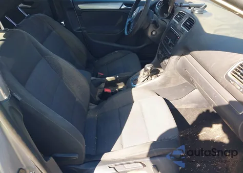 2014 Volkswagen Golf 2.5L z USA, uszkodzony, nr VIN WVWDB7AJ6EW005672